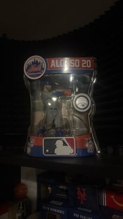 Pete Alonso figure