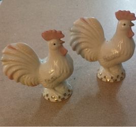 2 Lennox roosters