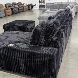 New 4 Piece Modular Sectional Couch! USB and Cup Holders! Free Delivery 🚚!
