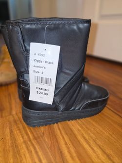 Kids Snow Boots Size 2 $15