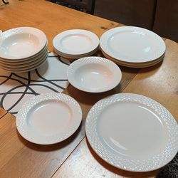 3 Pc Service for 4 International Tableworks