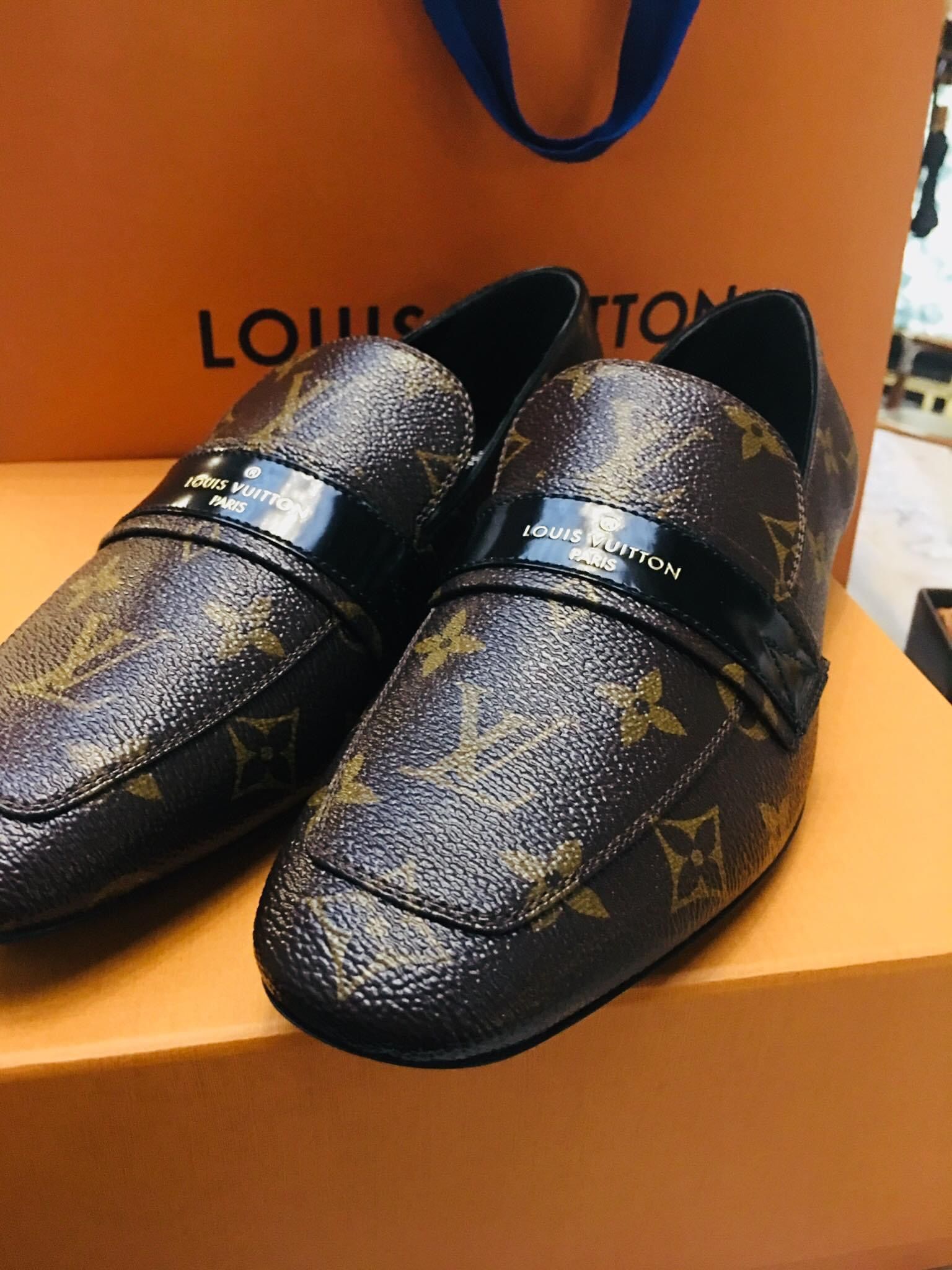 Louis Vuitton Shoes. Size 7.5 $120