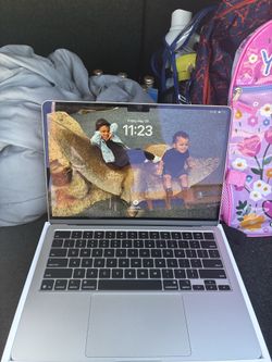 Silver 2025 MacBook Air M4 16GB 256SSD