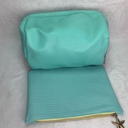 Turquoise makeup bags with zipper featuring a star charm #makeupbag 
