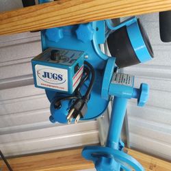 Jugs Lite Pitching Machine 