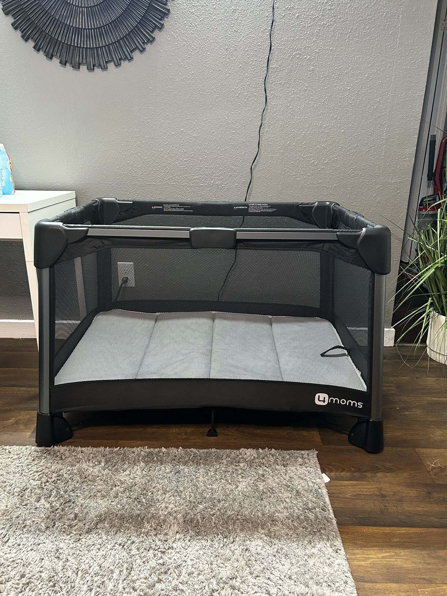 4moms Breeze Plus Portable Bassinet