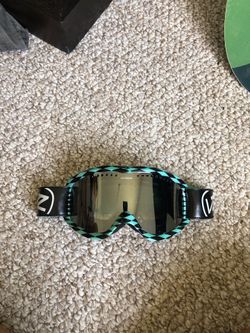 Vonzipper snow goggles