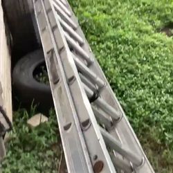 28 Ft Ladder 