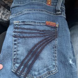 Women’s 7s jeans, size 31 waist not sure length. 