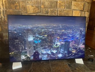 Samsung - 82" Class - LED - Q70 Series - 2160p - Smart - 4K UHD TV with HDR