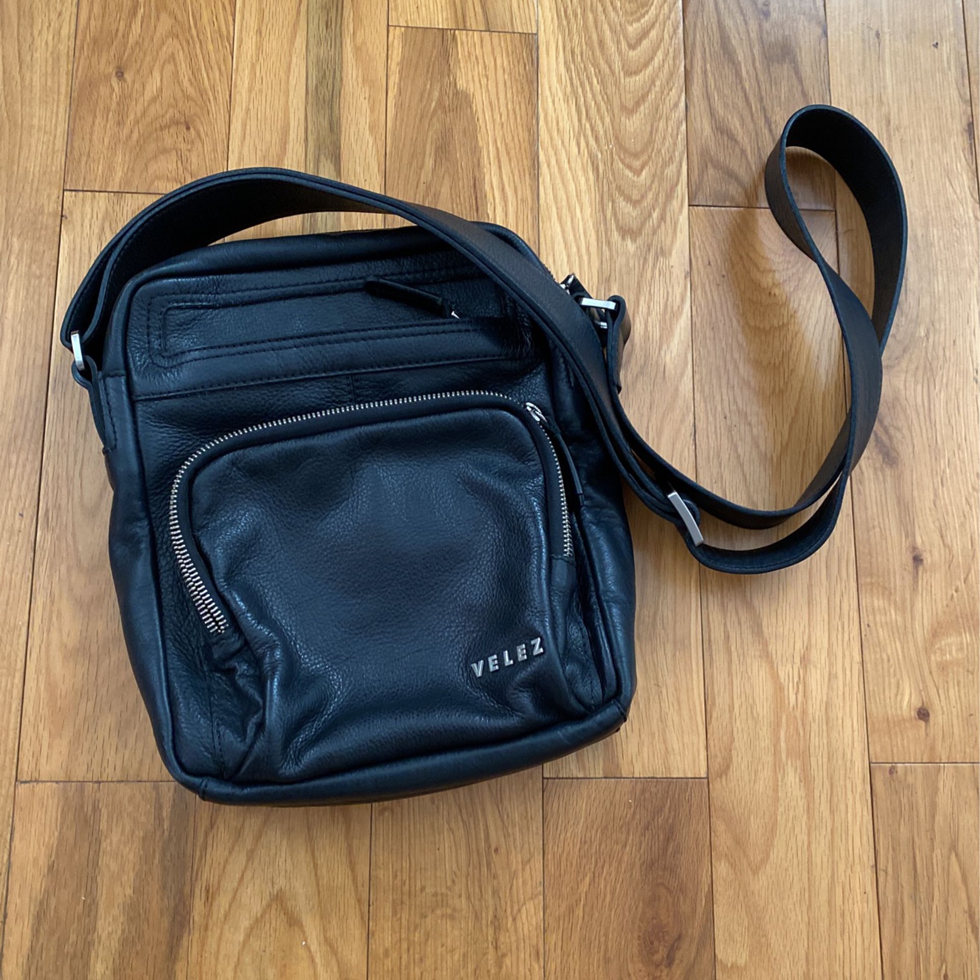 Colombian Genuine "VELEZ" Leather Medium Crossbody Unisex Shoulder Messenger Travel Bag