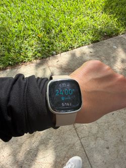 Fitbit versa 2 with charger