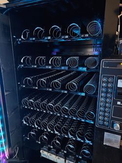 Commercial Snack Vending Machine