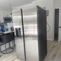New Stainless Steel Side-by-Side Smart Refrigerator with Ice & Water Dispenser