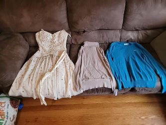 Women’s XS / Size 4 Clothing Lot – $15