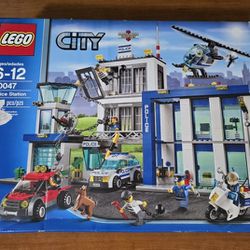 Lego City Police Station Set