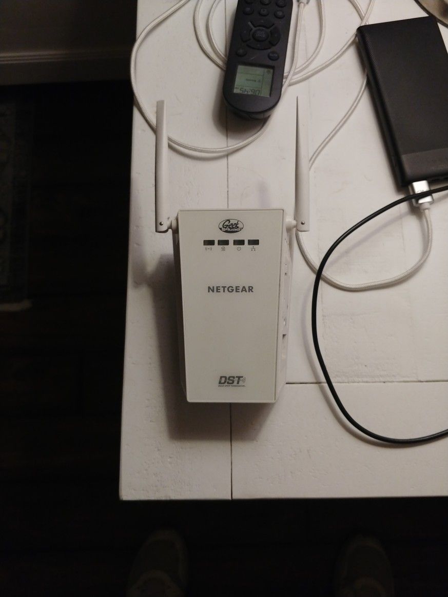 Netgear Wifi Extender - DST6501