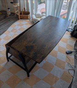 Lift top coffee table