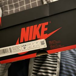 Air Jordan 1 Retro High OG Shadow