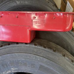 Small block chevy oil pan