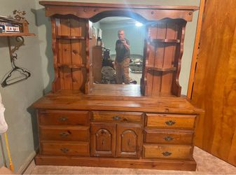 Hutch/Dresser