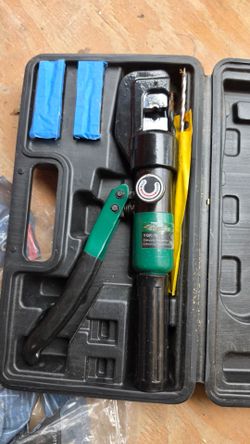 Hydraulic cable railing crimp kit with cable cutter
For cable railing installation, crimps 1/8" and 3/16" stainless steel cable fittings with a cable