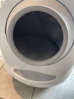 Litter robot (needs power button)