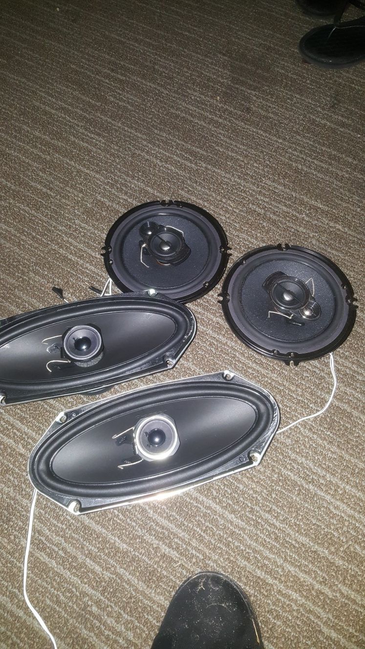 Pioneer 6.5 & 4×10 Speakers