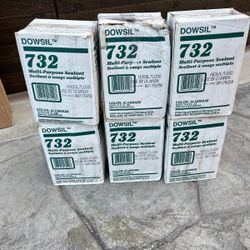 6 cajas de silicon color aluminum pido at $5 cada 1 o $50 la caja de 12 piezas 