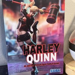 Harley Quinn Figurine 