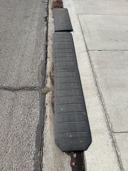 Black Rubber Curb Ramp / Driveway Ramp