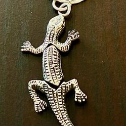 925,Sterling Silver Lizard pendant 