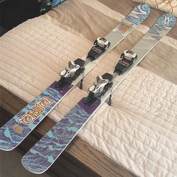 Volkl Women’s Skis Aura 156cm