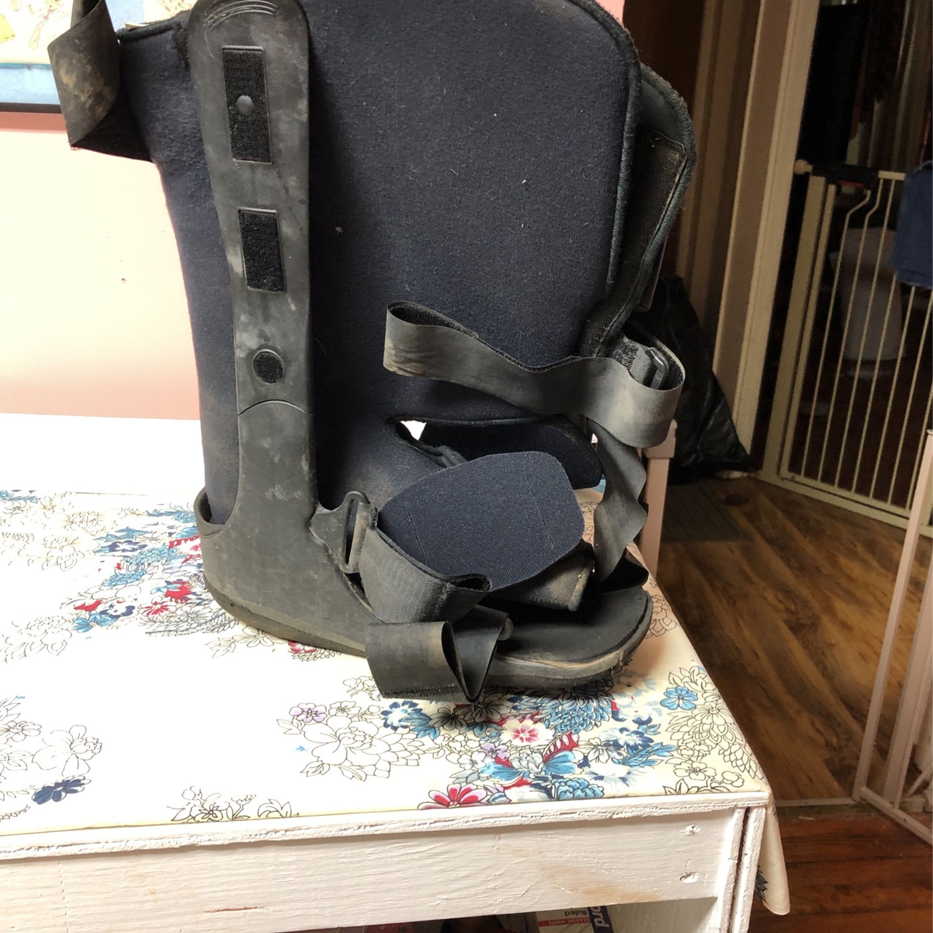 Broke Leg Boot