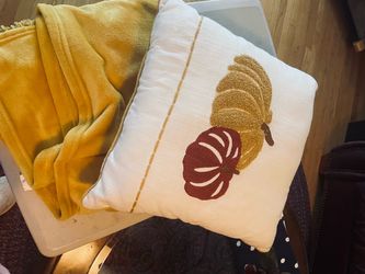 Fall throw and pillow