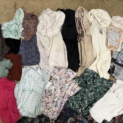 Womens Size XS Clothes Like New 