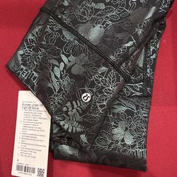 lululemon sport bra and pant NEW Size 4