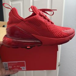 Nike 270