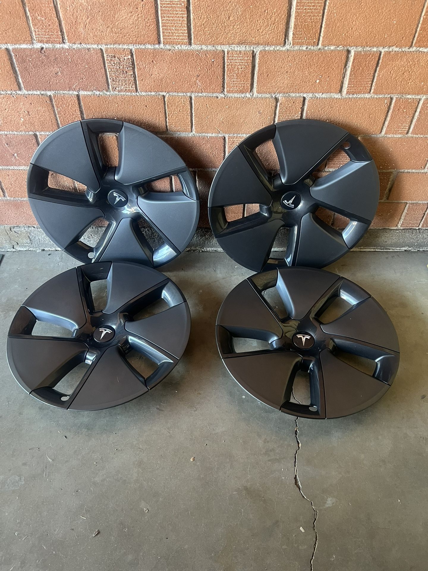 Tesla OEM Hubcaps