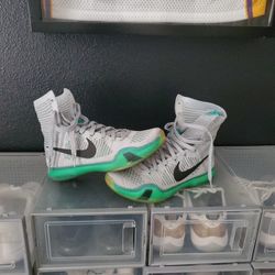 Kobe Shoes Size 9 1/2