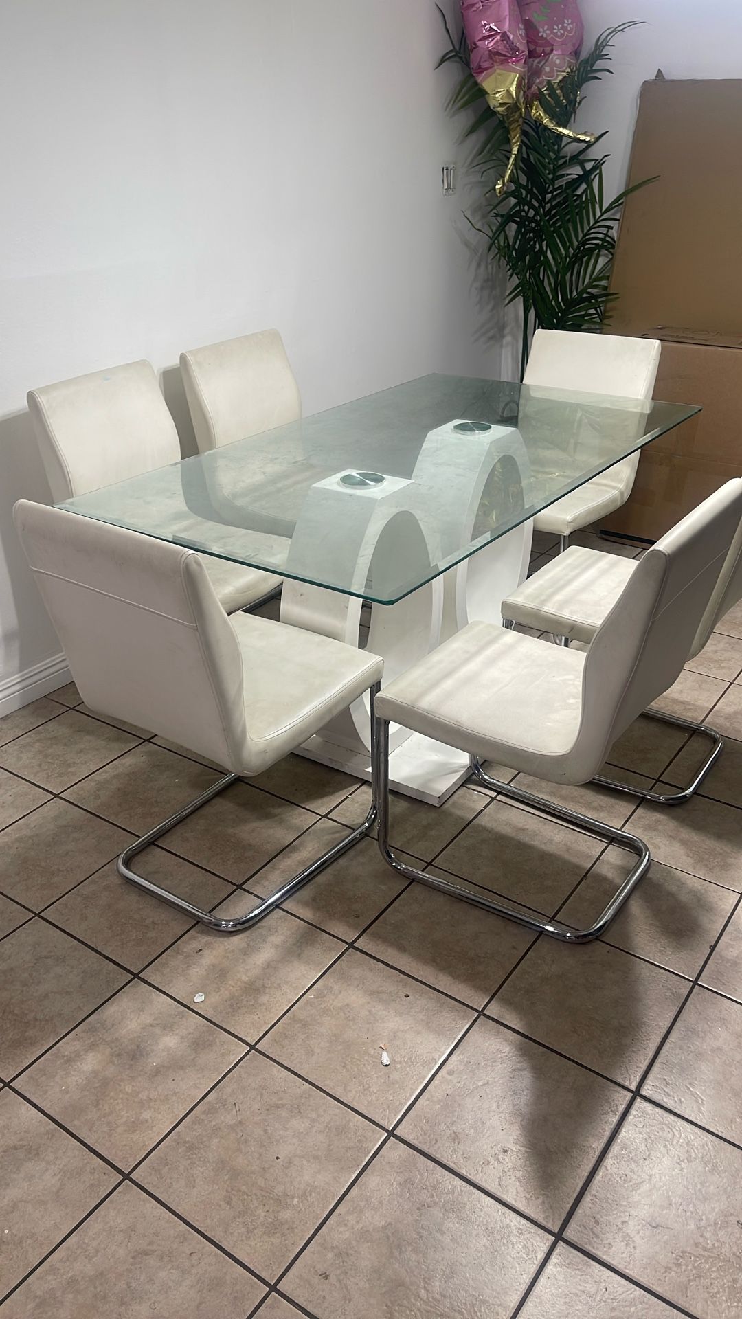 Glass Dining Table / 6 Chairs
