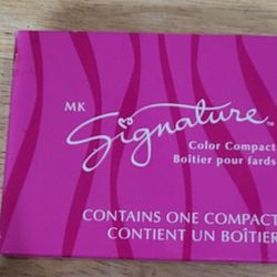 Mary Kay Signature Compact 2502 (Makeup Not Included)
