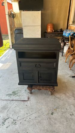 Mesa. De. Noche pura. Madeira. Rustica very good condition.
