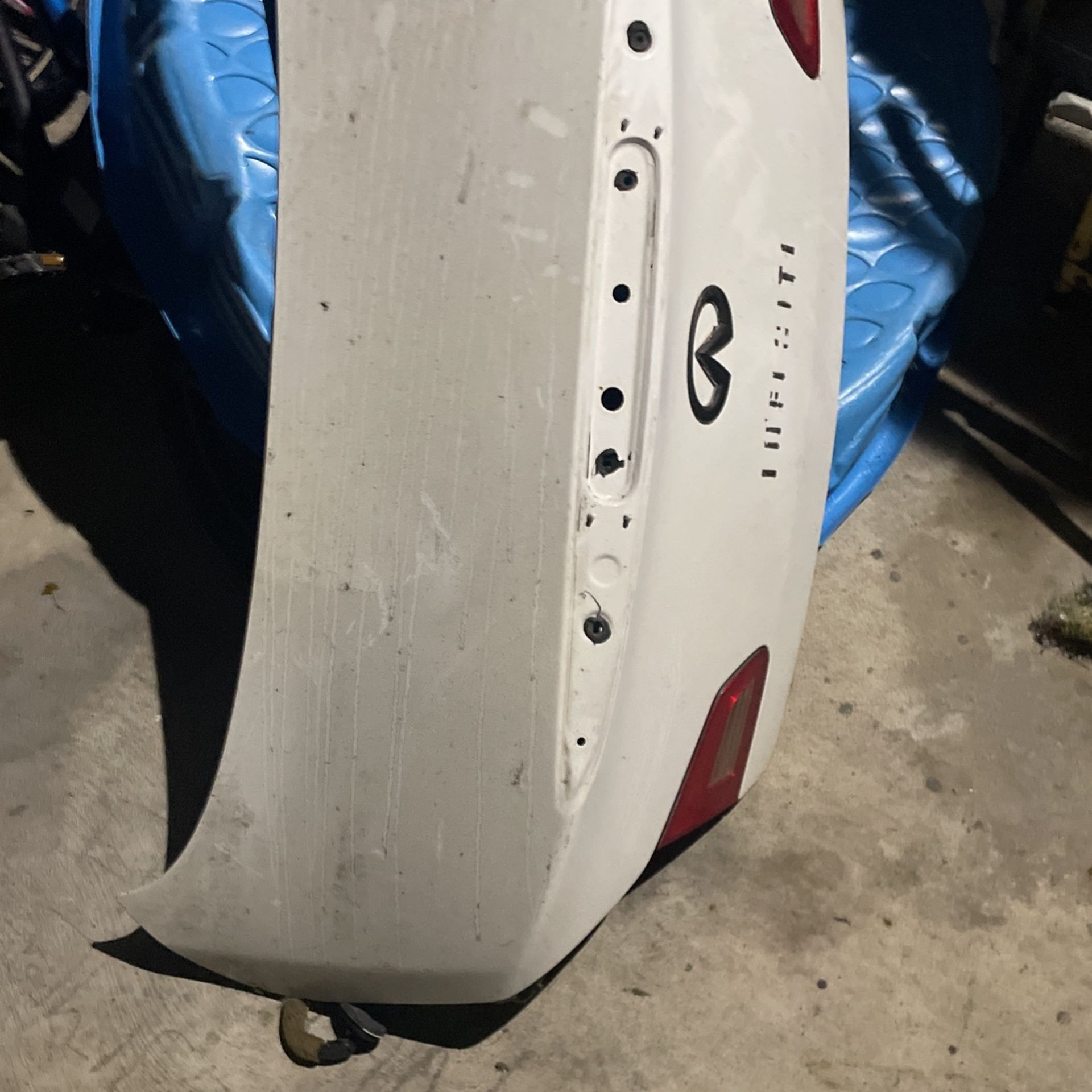 Infiniti G37 2008–2012 Trunk 