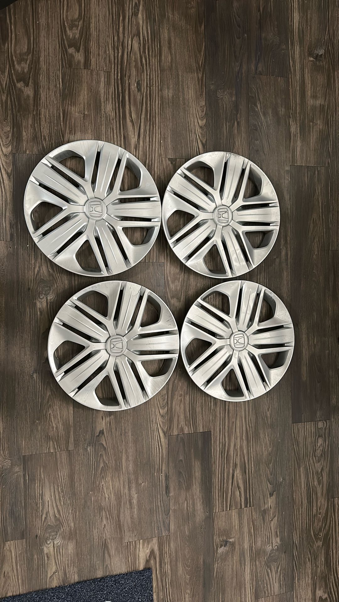 Full Set Honda Hubcaps ( Used )