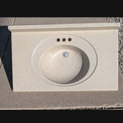 Bathroom Vanity 36-in X 22-in Great Shape 