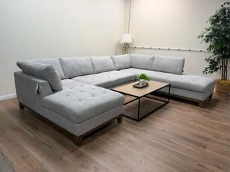 Thomasville Tavish Fabric Sectional Couch with Storage