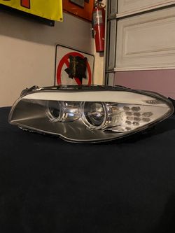 2011-2013 BMW 5 series F10 Driver-Side Non Adaptive Headlight Bi-Xenon Non AFS