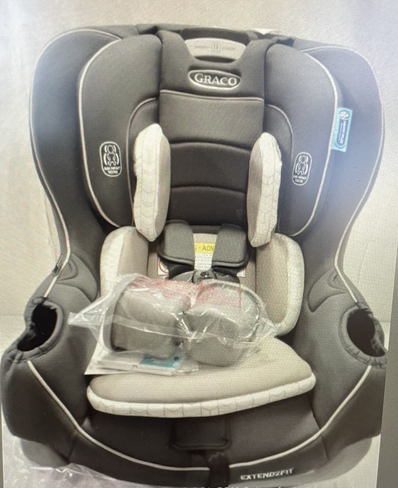 Graco Extend2Fit 2 in 1 car seat (retail $199)