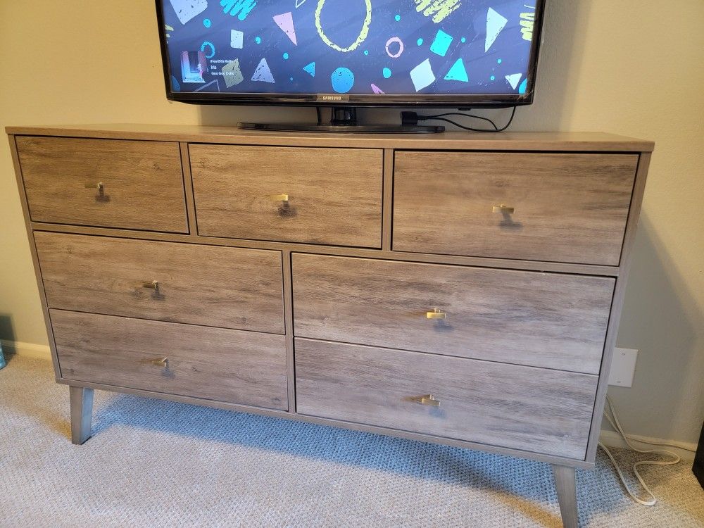 Dresser And Two Night Stands
